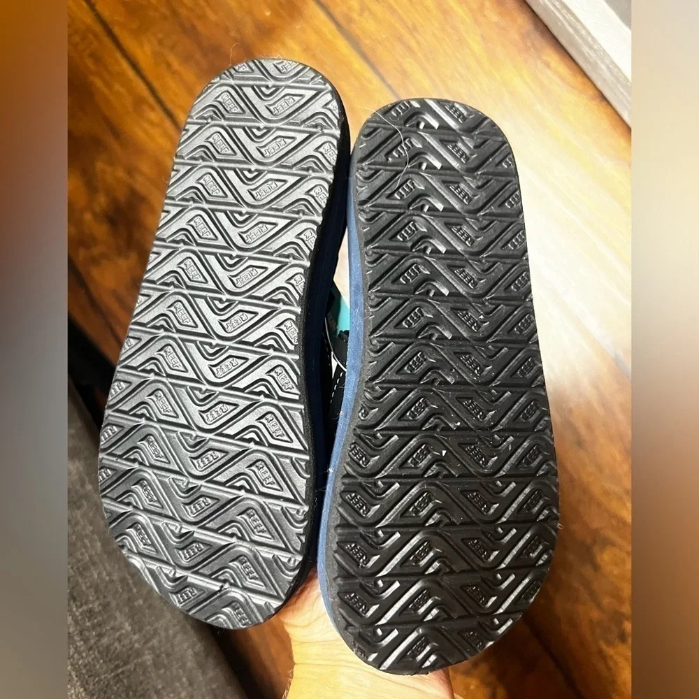 ▶️ REEF ◀️  Little Ahi flip flop sandals. Kids 11/12